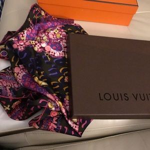 Louis Vuitton Accessories - Louis Vuitton Silk Scarf Louis Vuitton Accessories - Louis Vuitton Silk Scarf